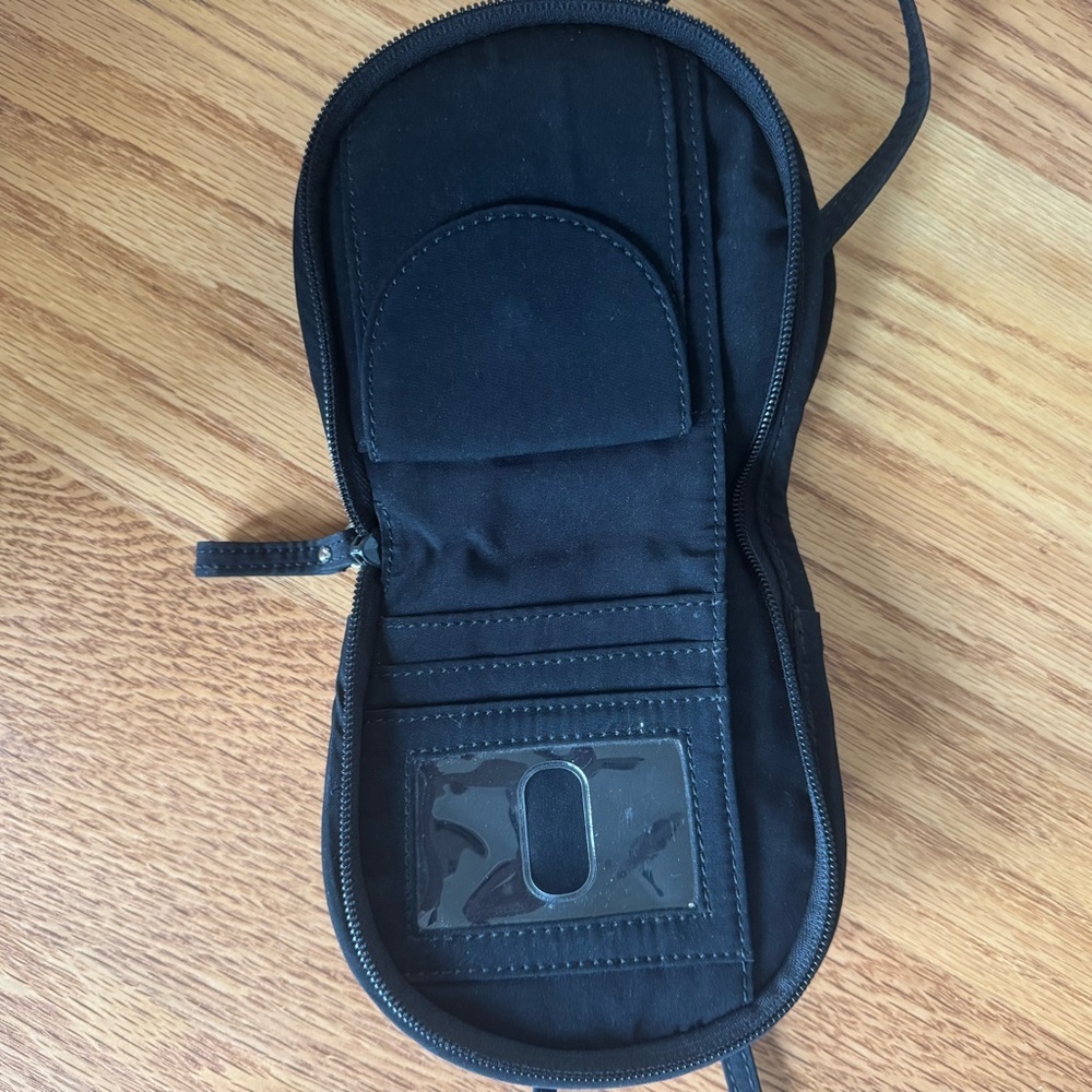 Vera Bradley Black Quilted Mini Bag Festival Concert Small - Picture 4 of 8